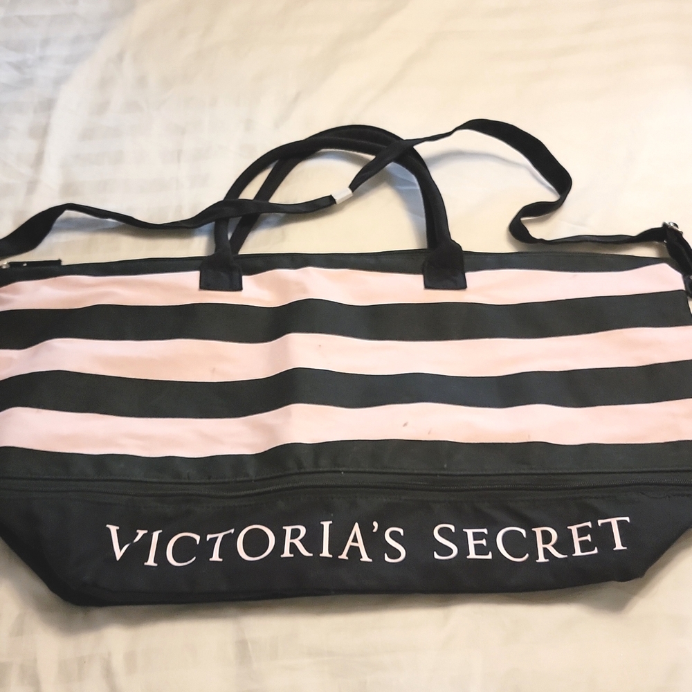 🌴 V.S. Black Tote W/Light Pink Stripes